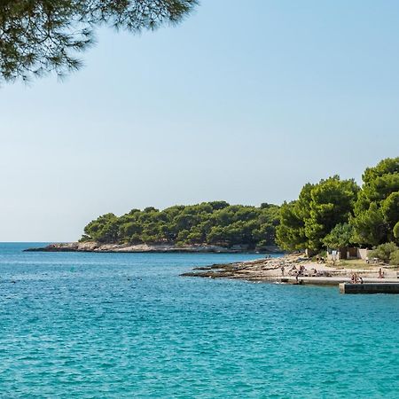 App***Max Apartment Pula Bagian luar foto