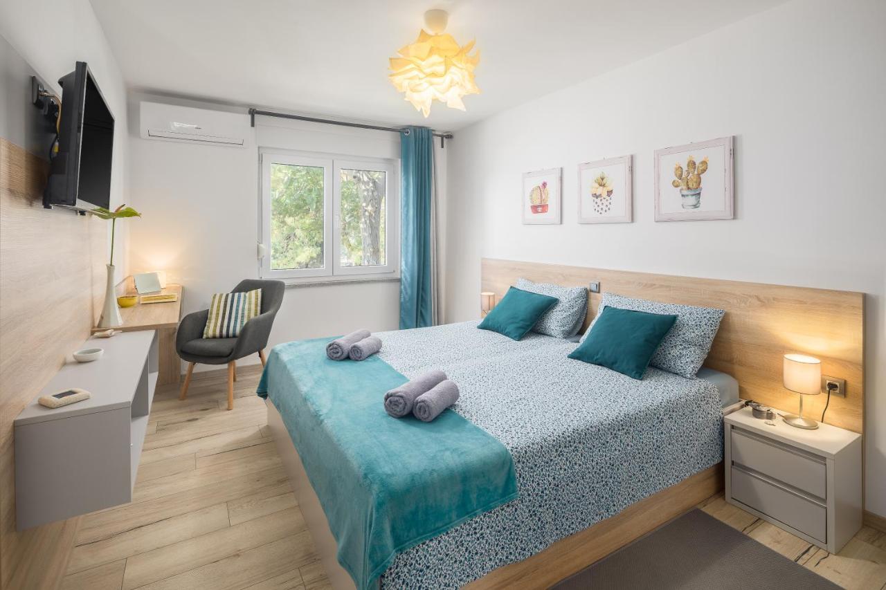 App***Max Apartment Pula Bagian luar foto