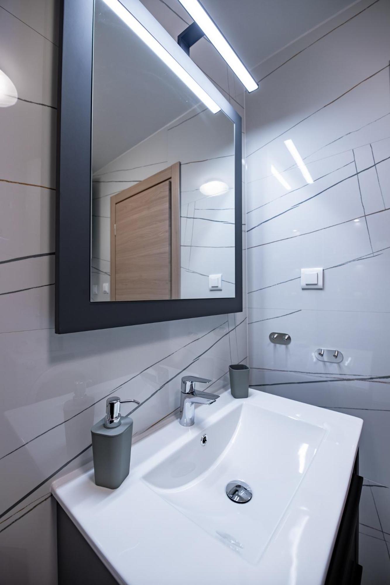 App***Max Apartment Pula Bagian luar foto